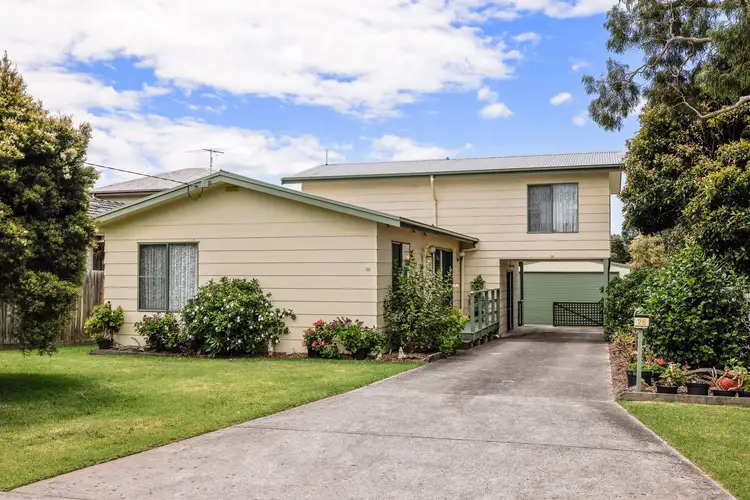 26 Parrakoola Way, Cowes VIC 3922