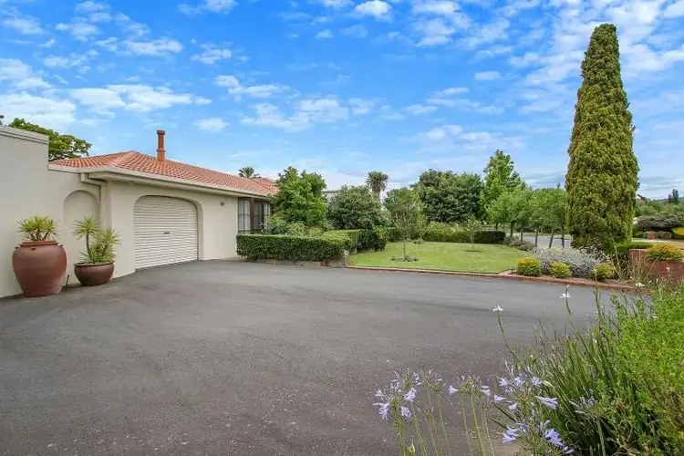 Third view of Homely house listing, 8 Willow Parade, Wodonga VIC 3690