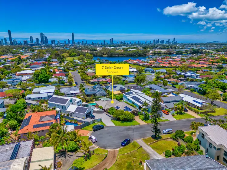 7 Solar Court, Benowa QLD 4217