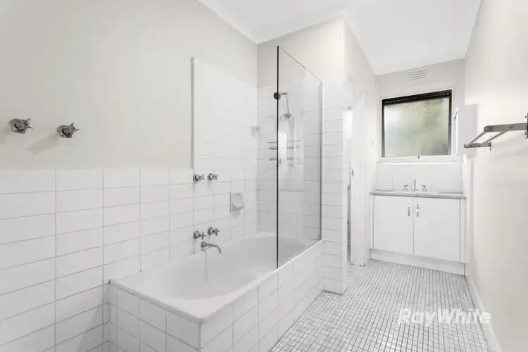 Fifth view of Homely apartment listing, 6/12 Roseberry Grove, Glen Huntly VIC 3163