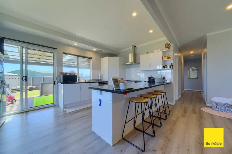 14 Carbine Street, Orana WA 6330