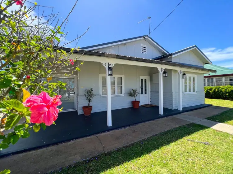 93 Boori Street, Peak Hill NSW 2869