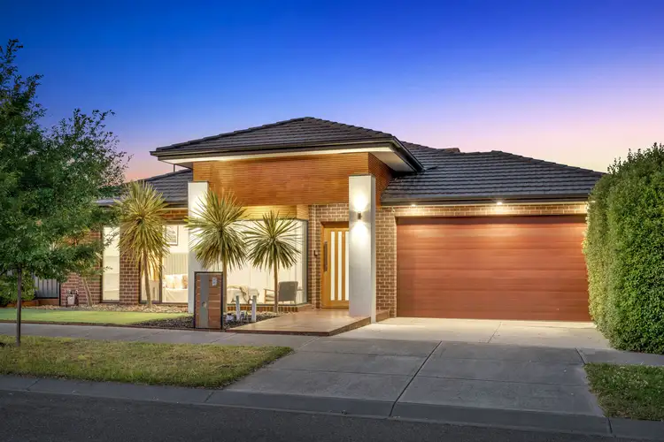 Second view of Homely house listing, 7 Montvale Drive, Craigieburn VIC 3064
