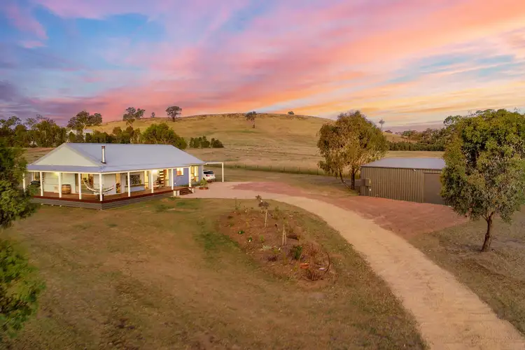 819 Howes Creek Road, Mansfield VIC 3722