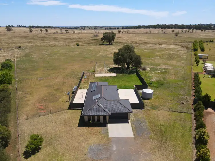 10 Bob Acheson Avenue, Forbes NSW 2871