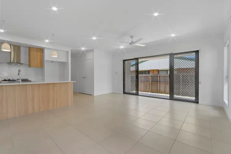 Seventh view of Homely semi-detached listing, 1/17 Leawarra Drive, Loganholme QLD 4129