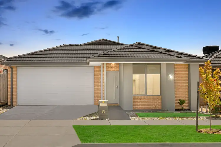 13 Vere Way, Mickleham VIC 3064