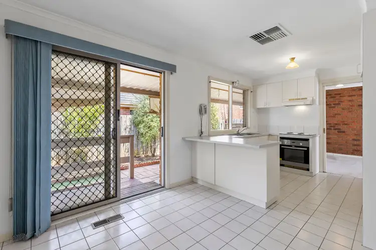 Sixth view of Homely unit listing, 2/10 Myrtle Street, Bayswater VIC 3153