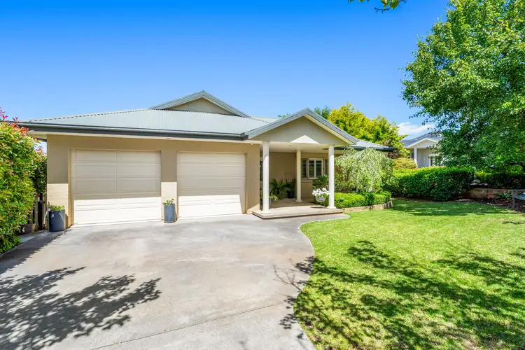 2 Banksia Close