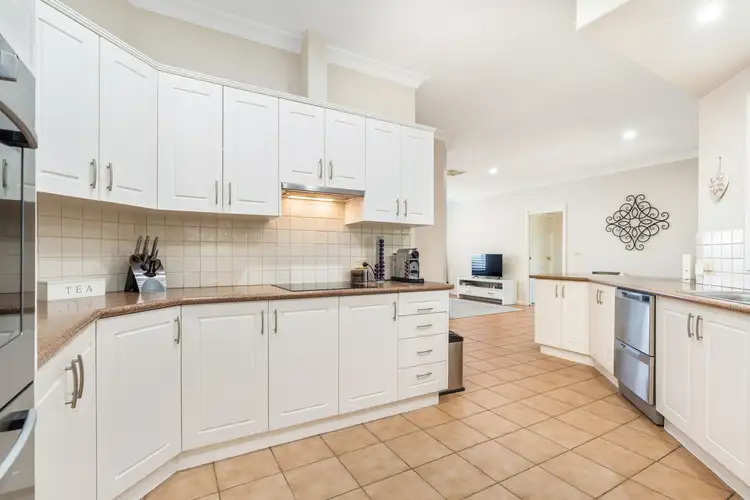 Sixth view of Homely house listing, 2 Banksia Close, Cowra NSW 2794