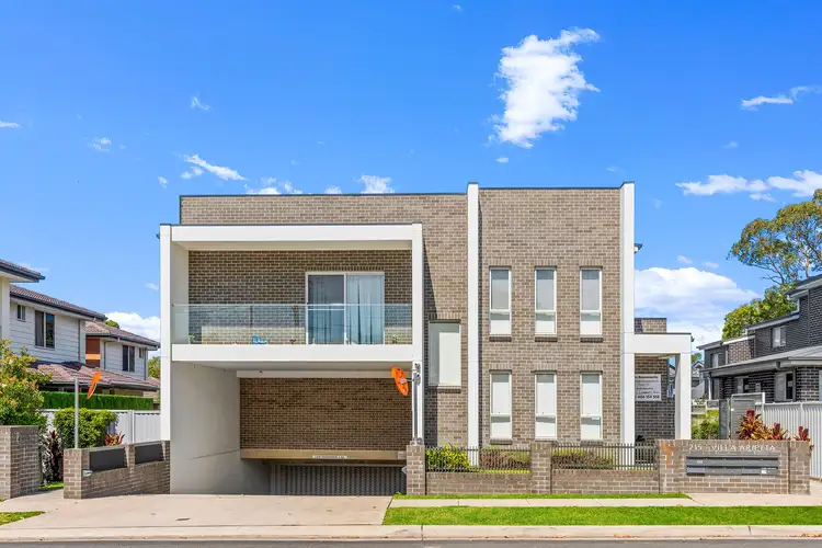 9/215 Targo Road, Girraween NSW 2145