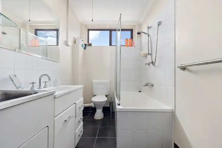 Fifth view of Homely apartment listing, 21/402 Nepean Highway, Frankston VIC 3199