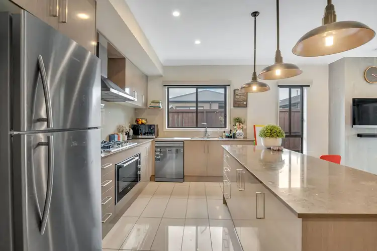 Fifth view of Homely house listing, 8 Christine Court, Greenvale VIC 3059