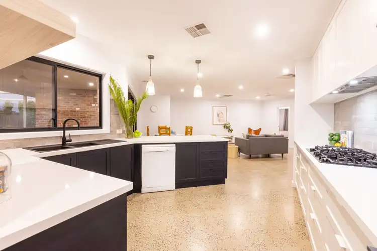 Fifth view of Homely house listing, 3 Sutterby Place, Red Cliffs VIC 3496