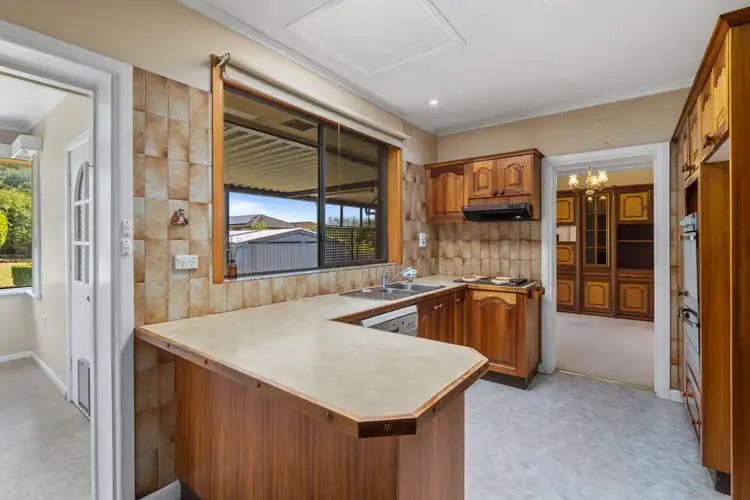Fifth view of Homely house listing, 10 Barlyn Road, Mount Waverley VIC 3149