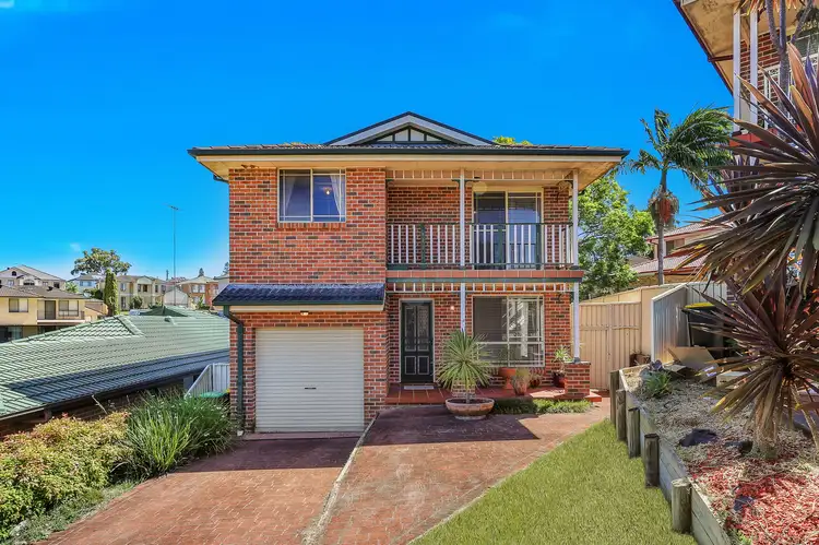 18 Harpur Place, Casula NSW 2170