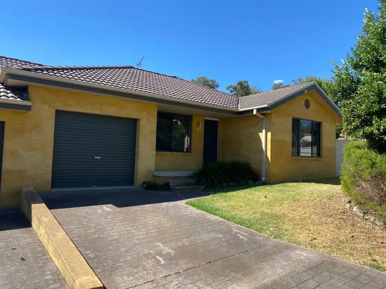 2/1 Banksia Close