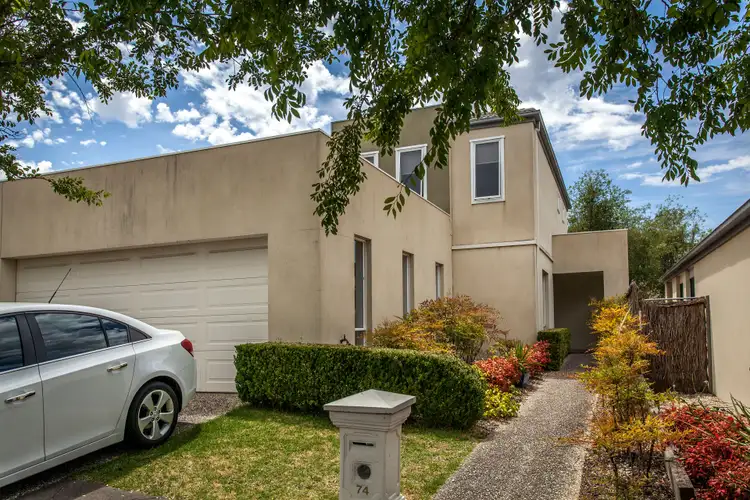 74 Sovereign Manors Crescent