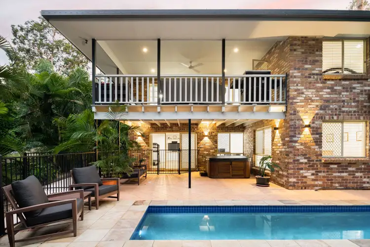20 Kingfisher Place, Chapel Hill QLD 4069
