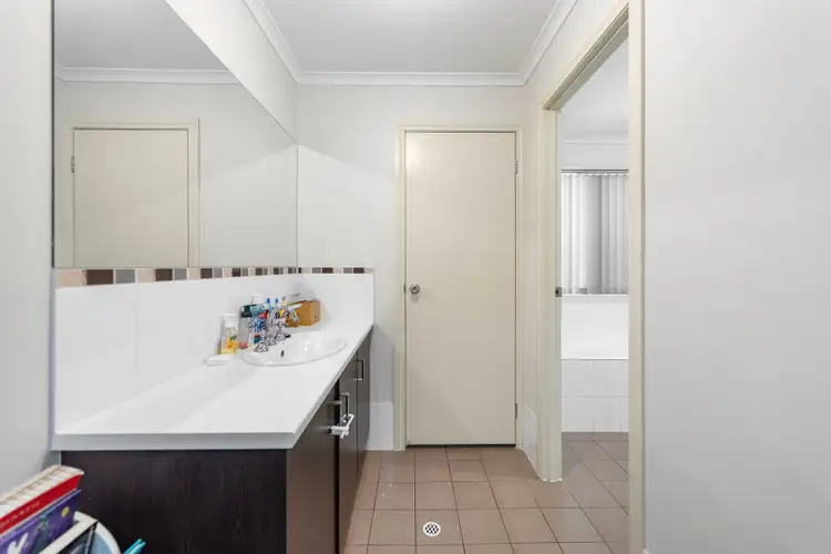Fourth view of Homely house listing, 8 Maple Leaf Court, Munno Para West SA 5115