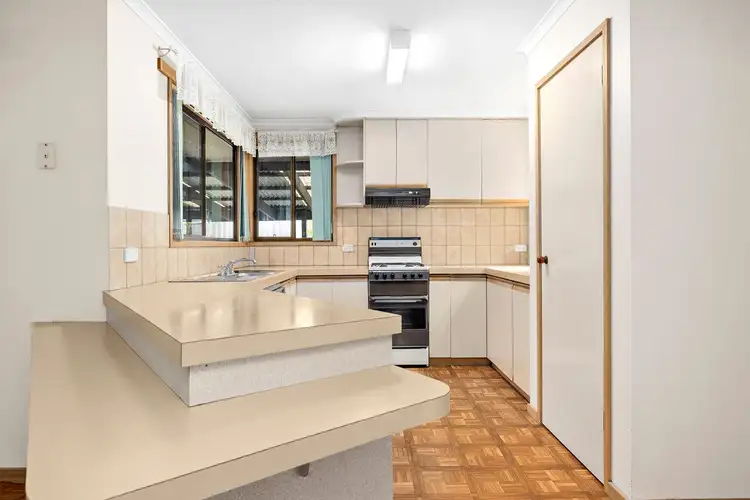 Fifth view of Homely house listing, 10 Melvyn Crescent, Mount Clear VIC 3350