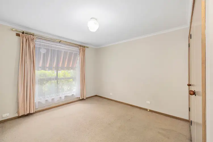 Seventh view of Homely house listing, 10 Melvyn Crescent, Mount Clear VIC 3350