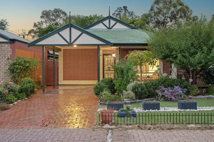 2 Marles Court