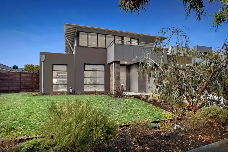 25 Island Point Avenue, Waterways VIC 3195