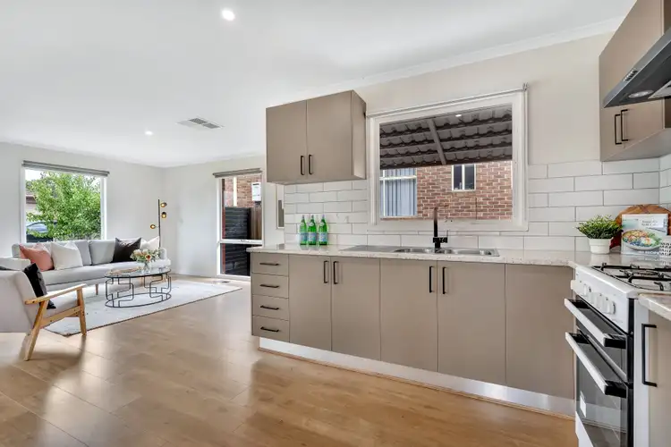 Sixth view of Homely house listing, 19 Chinnock Court, Craigieburn VIC 3064