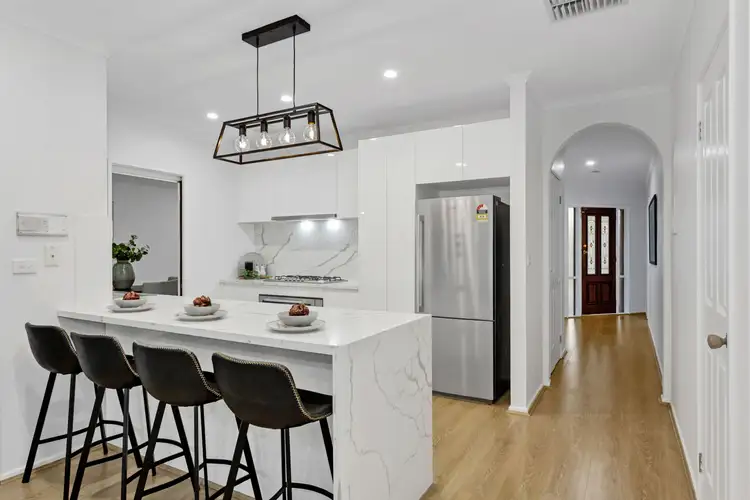 27 Gruchy Avenue, Chelsea Heights VIC 3196