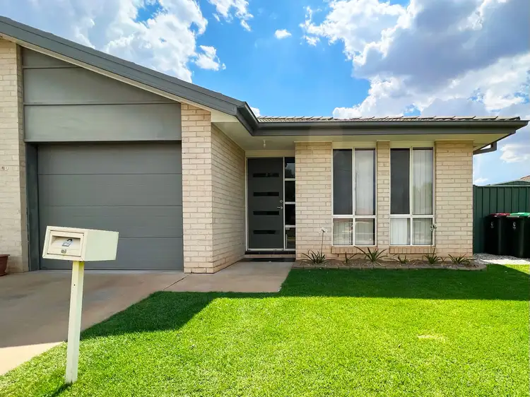2/80 Close Street, Parkes NSW 2870