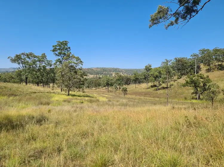 5272 New England Highway, Crows Nest QLD 4355
