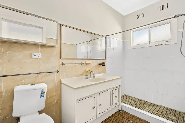 Sixth view of Homely house listing, 8 Oakland Avenue, Windang NSW 2528