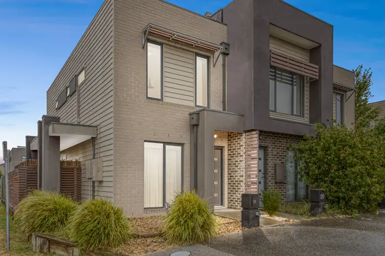 10 Park Orchard Drive, Pakenham VIC 3810