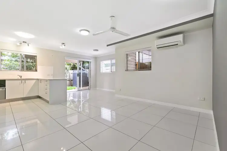 Third view of Homely unit listing, 6/71 Junction Terrace, Annerley QLD 4103