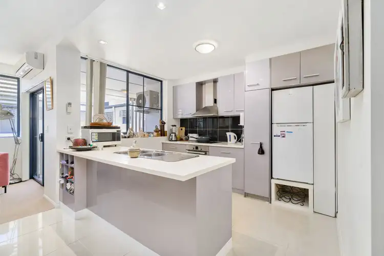 Fifth view of Homely unit listing, 11/3-7 MacDonnell Road, Margate QLD 4019