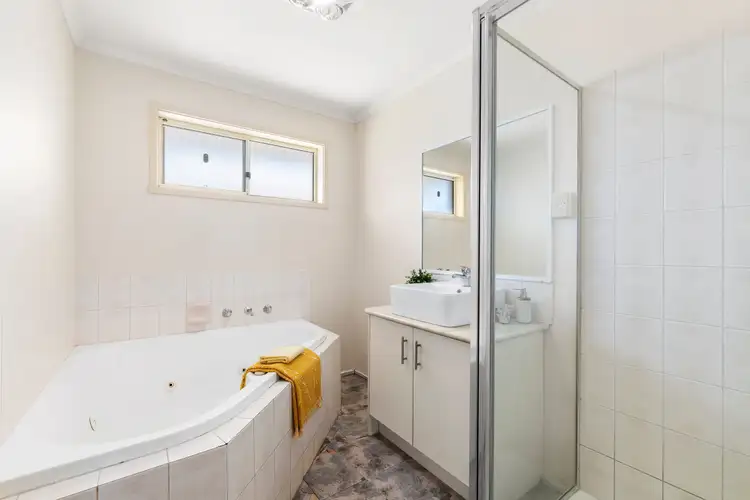 Seventh view of Homely house listing, 5 Sherwin Place, Roxburgh Park VIC 3064