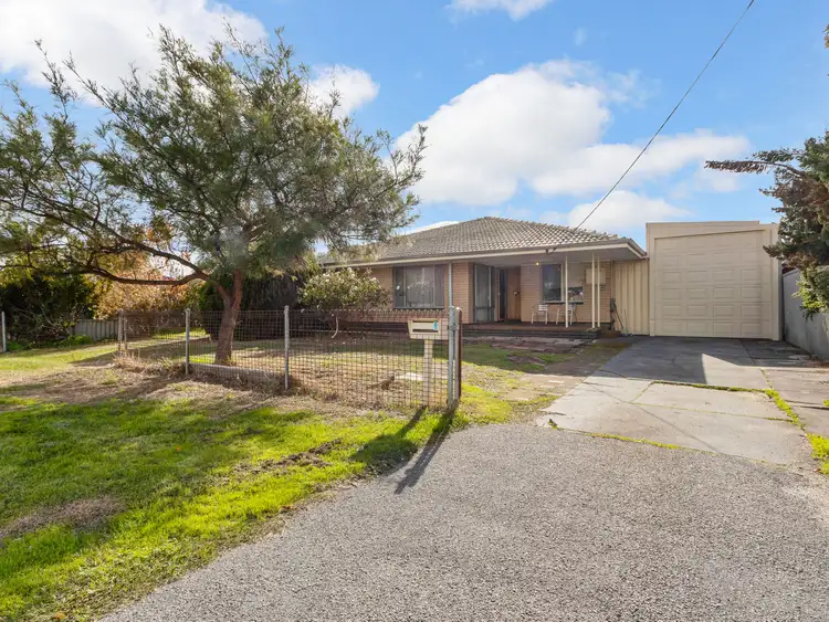 8 Streatham Street, Beckenham WA 6107