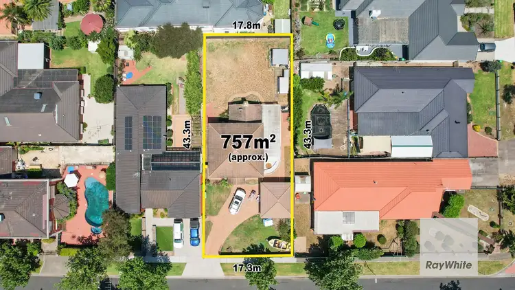 Second view of Homely house listing, 3 Grandview Crescent, Hillside VIC 3037
