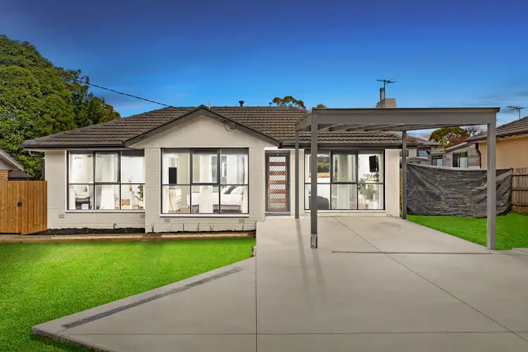 35 Longfellow Avenue, Mooroolbark VIC 3138