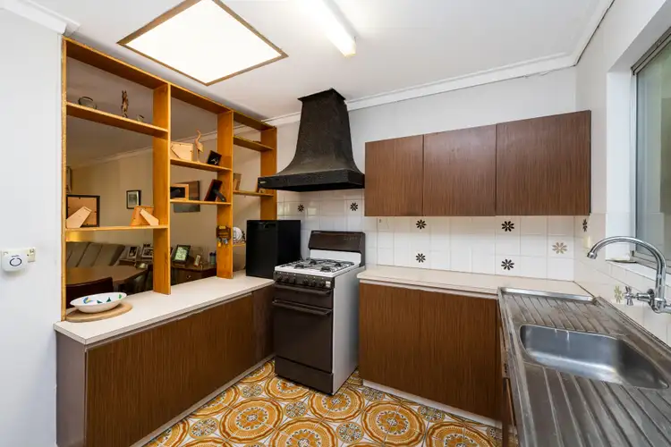 Sixth view of Homely house listing, 4 Sutherland Close South, Guildford WA 6055