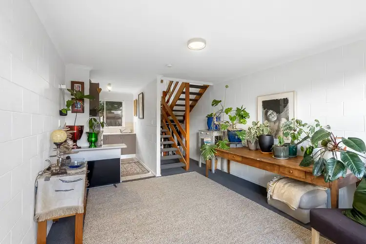 9/3 Clifford Court, Howrah TAS 7018