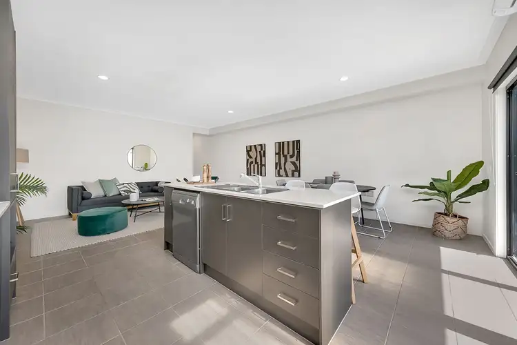 Fifth view of Homely townhouse listing, 24 Grenville Walk, Lalor VIC 3075