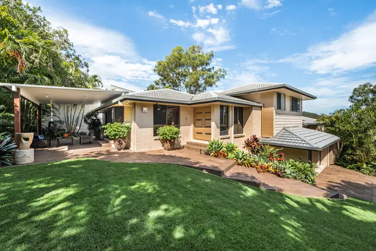 4 Torridon Close, Chapel Hill QLD 4069