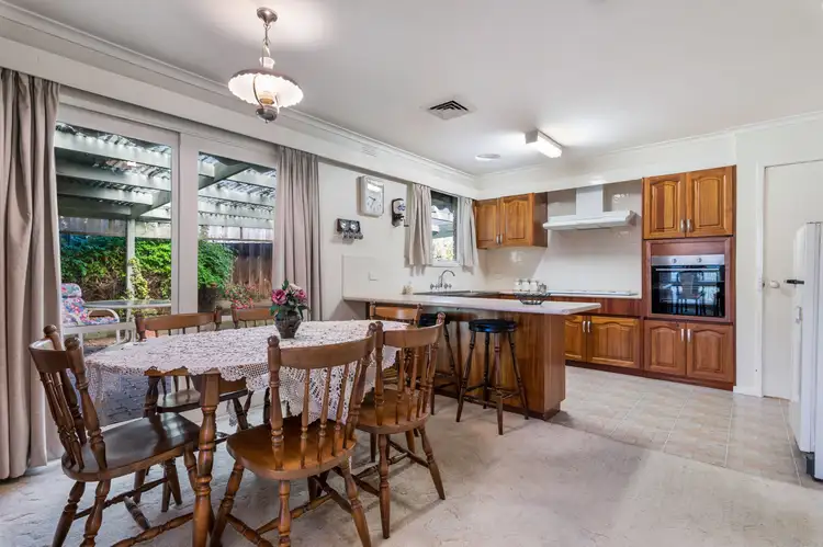 Fifth view of Homely house listing, 2 Mimosa Court, Croydon South VIC 3136