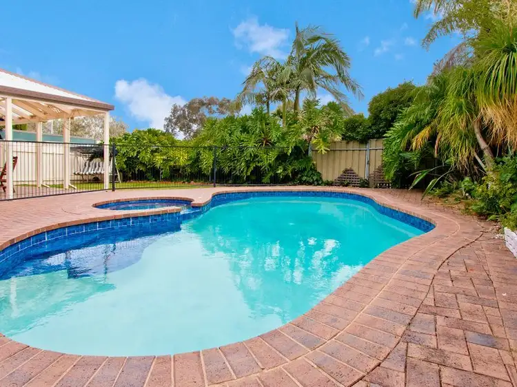 1 Quinway Court, Hallett Cove SA 5158