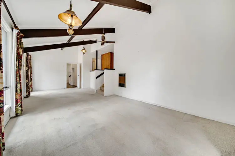 Fifth view of Homely house listing, 8 Millard Place, Flynn ACT 2615