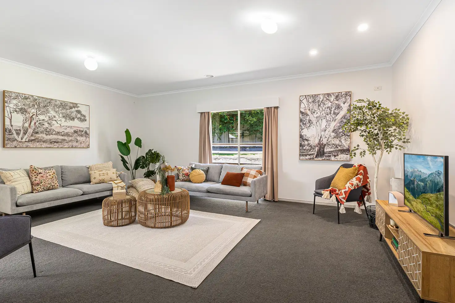 Main view of Homely house listing, 2 Macquarie Circuit, Pakenham VIC 3810