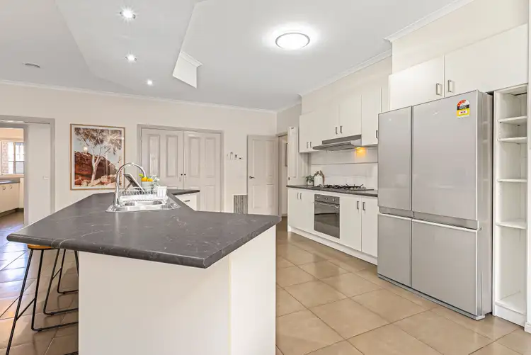 Third view of Homely house listing, 2 Macquarie Circuit, Pakenham VIC 3810