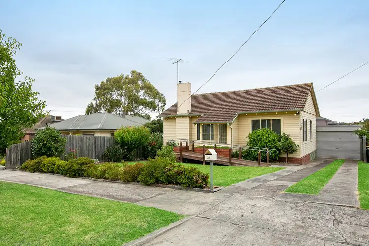 35 Dorrington Avenue, Reservoir VIC 3073